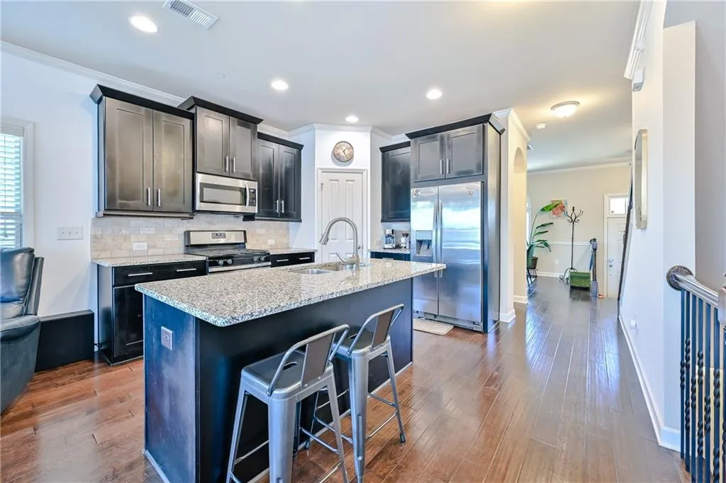 7520 Highlands Point, Sandy Springs, Georgia 30328, 3 Bedrooms Bedrooms, ,3 BathroomsBathrooms,Residential,Sold,7520 Highlands Point,6994055