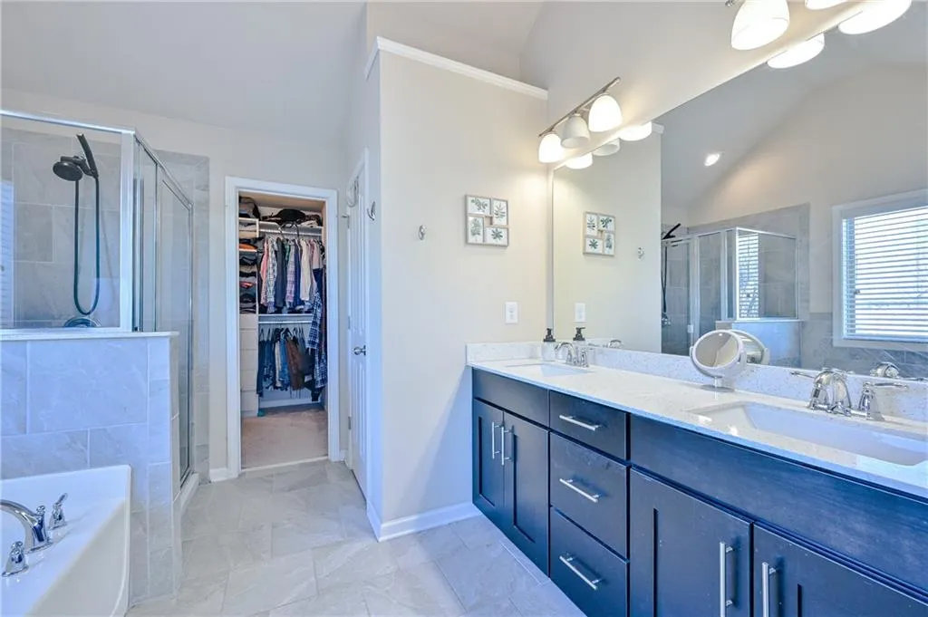 7520 Highlands Point, Sandy Springs, Georgia 30328, 3 Bedrooms Bedrooms, ,3 BathroomsBathrooms,Residential,Sold,7520 Highlands Point,6994055