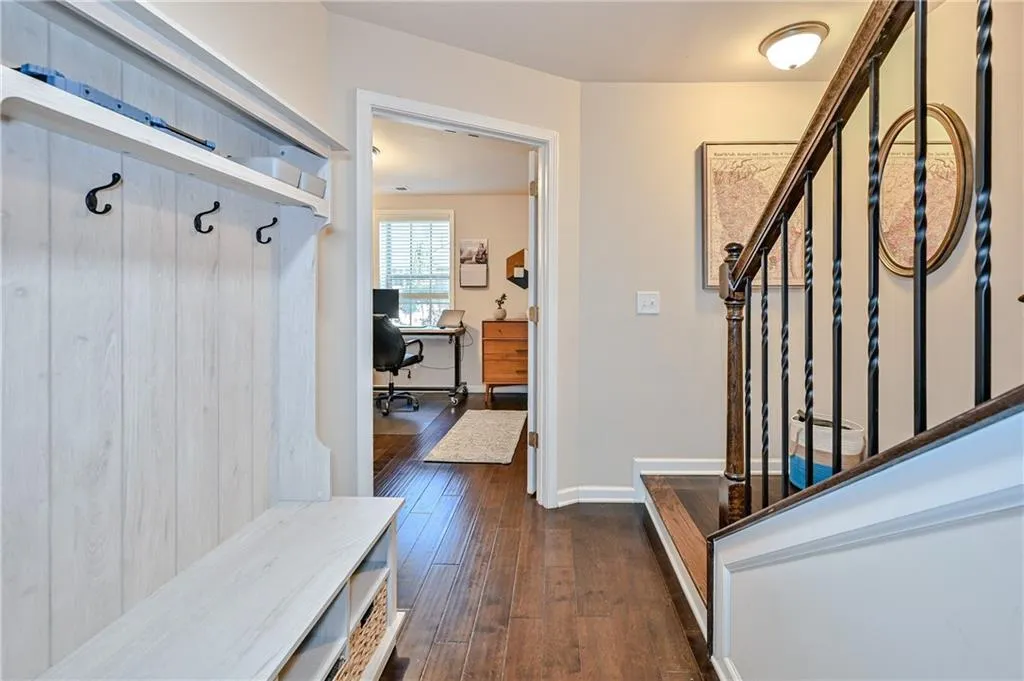 7520 Highlands Point, Sandy Springs, Georgia 30328, 3 Bedrooms Bedrooms, ,3 BathroomsBathrooms,Residential,Sold,7520 Highlands Point,6994055