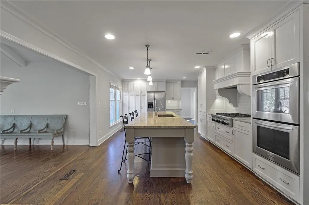 410 Forest Hills Drive, Sandy Springs, Georgia 30342, 5 Bedrooms Bedrooms, ,4 BathroomsBathrooms,Residential,Sold,410 Forest Hills Drive,5958128