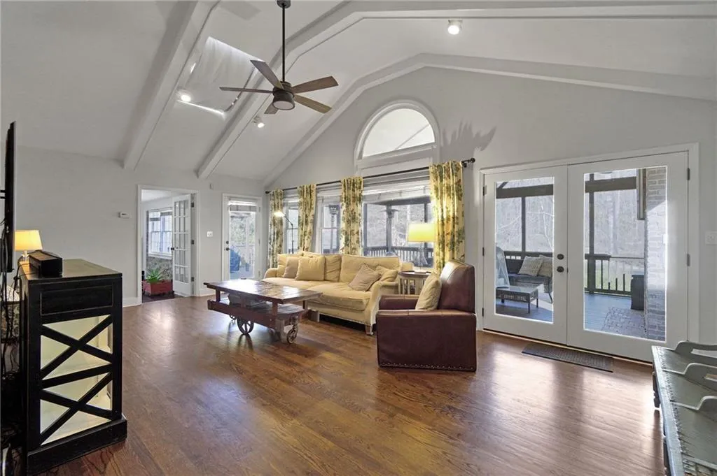 410 Forest Hills Drive, Sandy Springs, Georgia 30342, 5 Bedrooms Bedrooms, ,4 BathroomsBathrooms,Residential,Sold,410 Forest Hills Drive,5958128