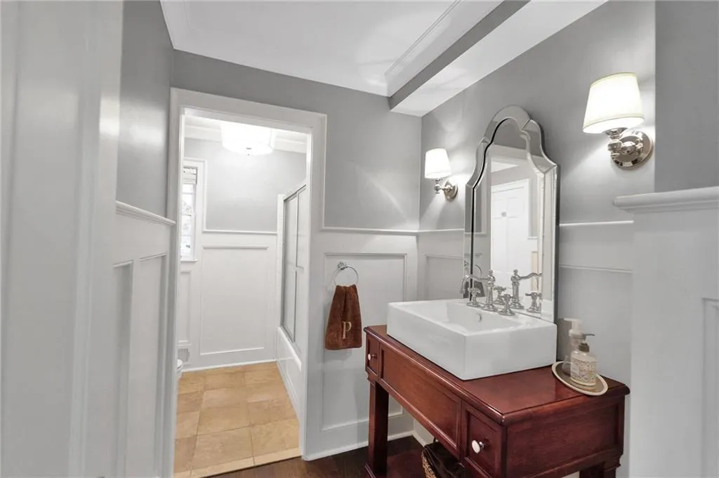 410 Forest Hills Drive, Sandy Springs, Georgia 30342, 5 Bedrooms Bedrooms, ,4 BathroomsBathrooms,Residential,Sold,410 Forest Hills Drive,5958128