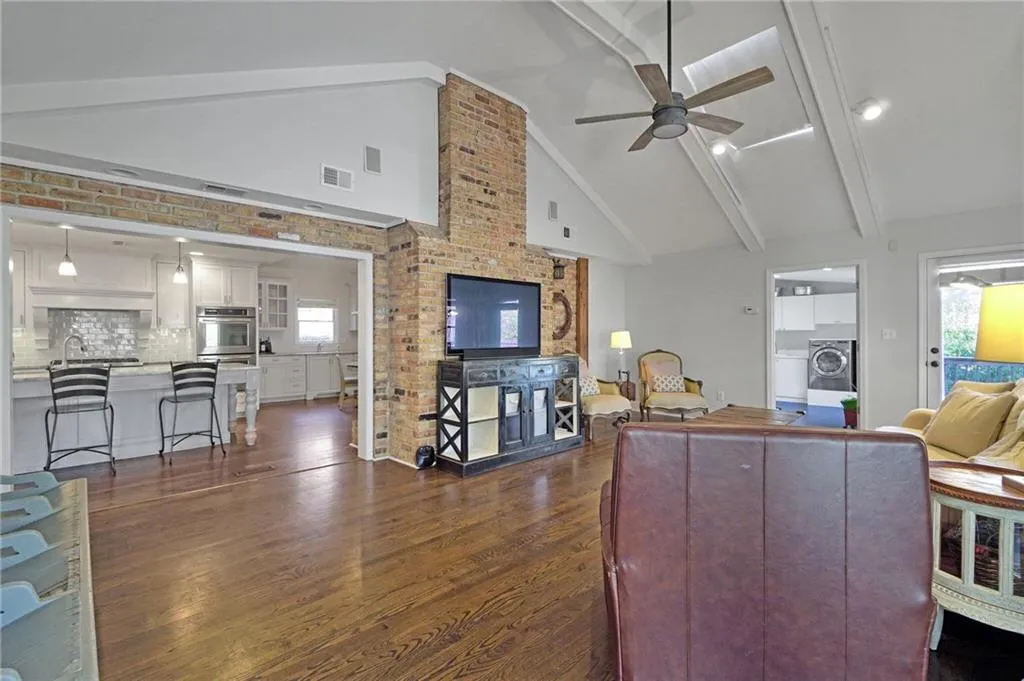 410 Forest Hills Drive, Sandy Springs, Georgia 30342, 5 Bedrooms Bedrooms, ,4 BathroomsBathrooms,Residential,Sold,410 Forest Hills Drive,5958128