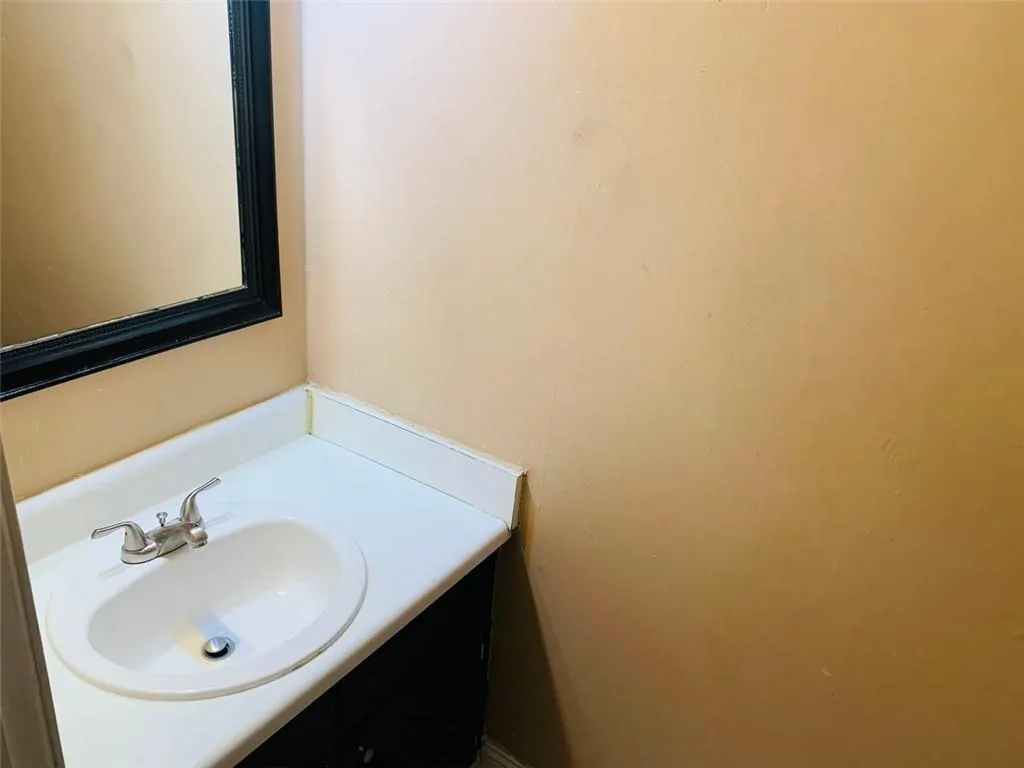 5691 Kingsport Drive, Atlanta, Georgia 30342, 2 Bedrooms Bedrooms, ,1 BathroomBathrooms,Residential,Sold,5691 Kingsport Drive,6805946