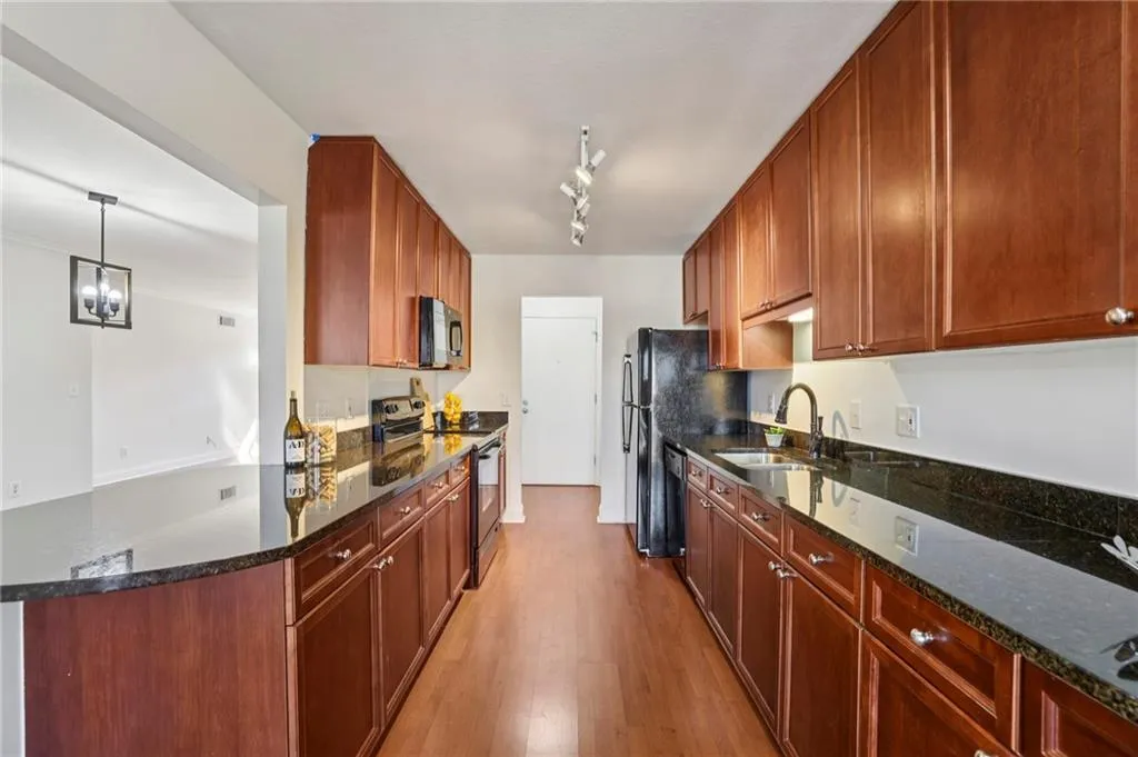 750 Dalrymple Road Unit B4, Sandy Springs, Georgia 30328, 3 Bedrooms Bedrooms, ,2 BathroomsBathrooms,Residential,Sold,750 Dalrymple Road Unit B4,7718581