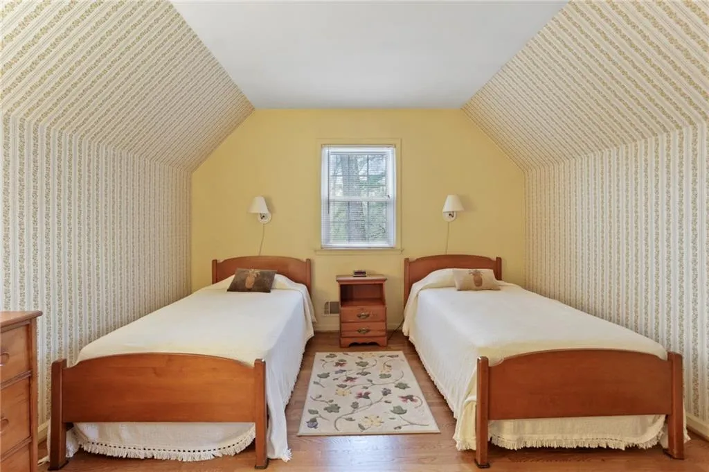 310 Hunters Trace Circle, Sandy Springs, Georgia 30328, 5 Bedrooms Bedrooms, ,3 BathroomsBathrooms,Residential,Sold,310 Hunters Trace Circle,6680810