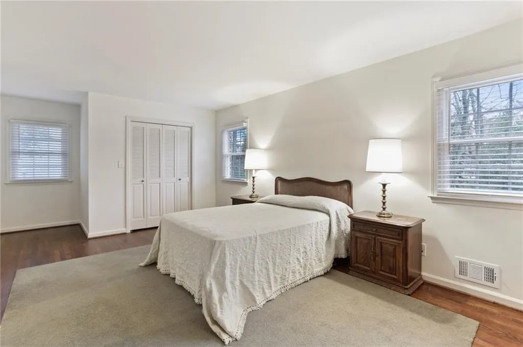 310 Hunters Trace Circle, Sandy Springs, Georgia 30328, 5 Bedrooms Bedrooms, ,3 BathroomsBathrooms,Residential,Sold,310 Hunters Trace Circle,6680810