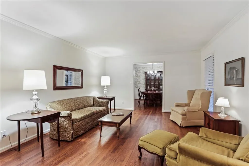 310 Hunters Trace Circle, Sandy Springs, Georgia 30328, 5 Bedrooms Bedrooms, ,3 BathroomsBathrooms,Residential,Sold,310 Hunters Trace Circle,6680810