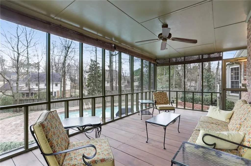 310 Hunters Trace Circle, Sandy Springs, Georgia 30328, 5 Bedrooms Bedrooms, ,3 BathroomsBathrooms,Residential,Sold,310 Hunters Trace Circle,6680810