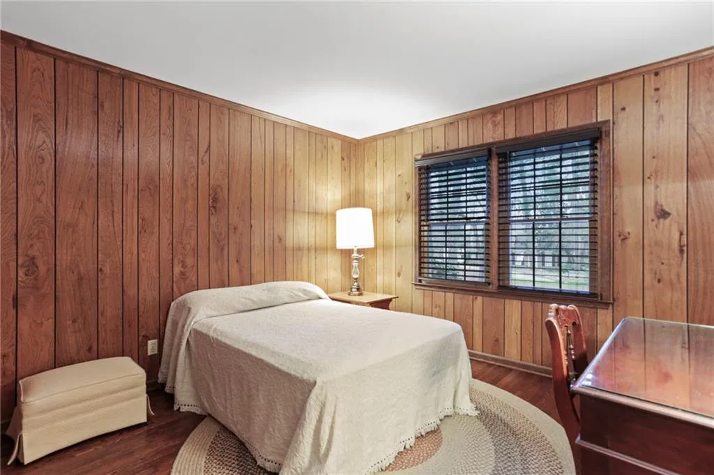 310 Hunters Trace Circle, Sandy Springs, Georgia 30328, 5 Bedrooms Bedrooms, ,3 BathroomsBathrooms,Residential,Sold,310 Hunters Trace Circle,6680810