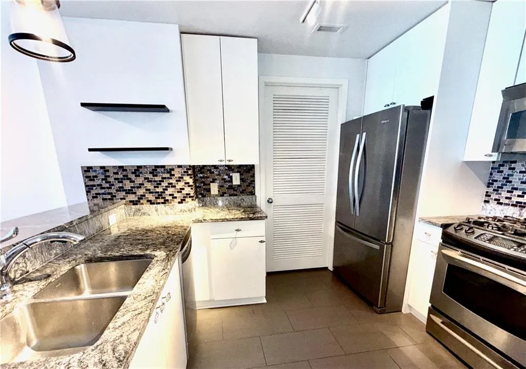 3338 Peachtree Road Ne Unit 1403, Atlanta, Georgia 30326, 1 Bedroom Bedrooms, 0 ,1 BathroomBathrooms,Residential,Sold,3338 Peachtree Road Ne Unit 1403,7707379