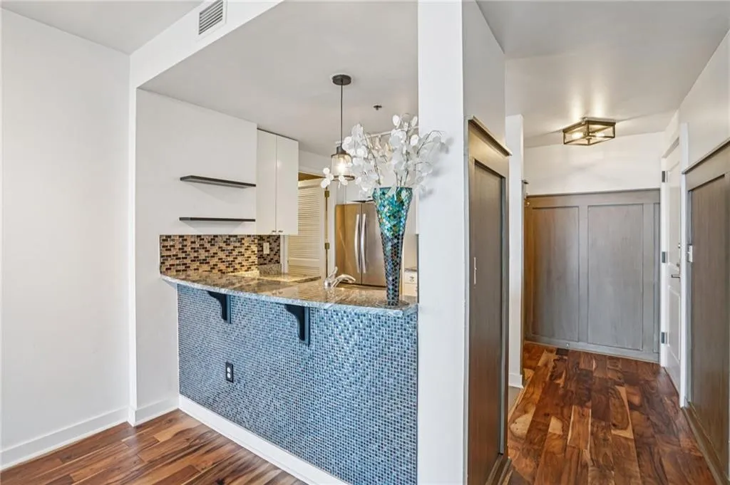 3338 Peachtree Road Ne Unit 1403, Atlanta, Georgia 30326, 1 Bedroom Bedrooms, 0 ,1 BathroomBathrooms,Residential,Sold,3338 Peachtree Road Ne Unit 1403,7707379
