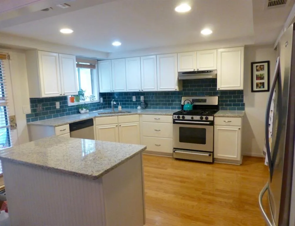 5400 Roswell Road Unit J4, Atlanta, Georgia 30342, 3 Bedrooms Bedrooms, ,2 BathroomsBathrooms,Residential,Sold,5400 Roswell Road Unit J4,5692896