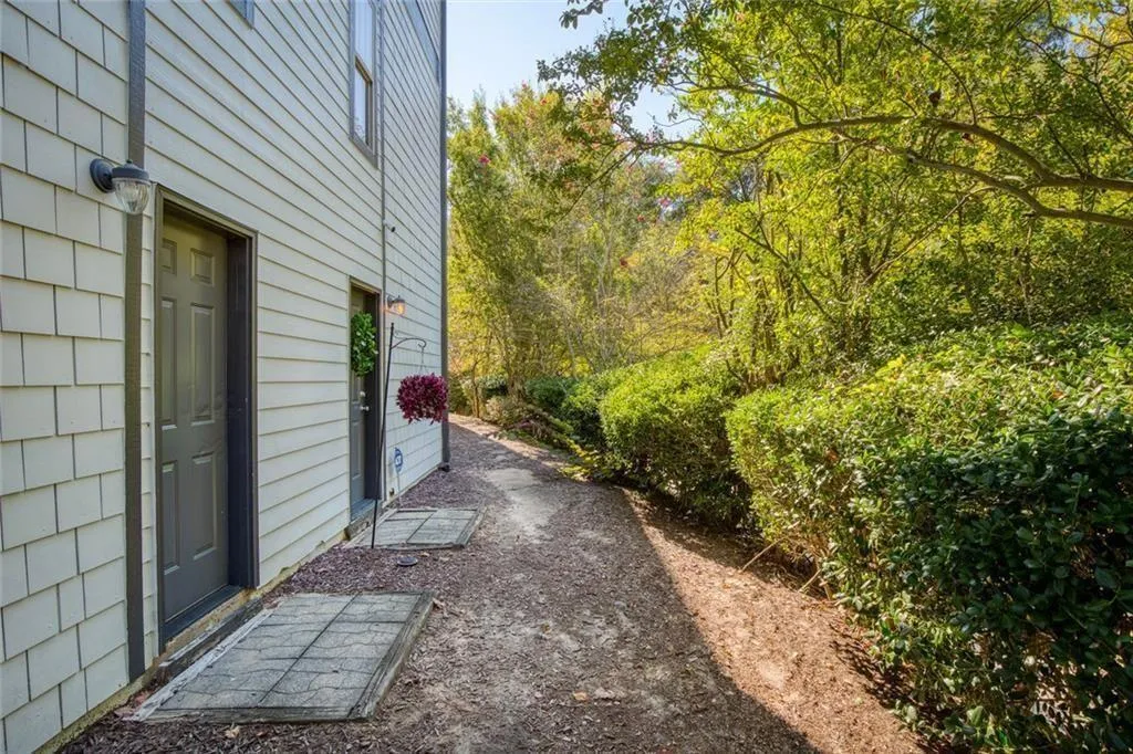 220 Semel Circle Nw Unit 138, Atlanta, Georgia 30309, 2 Bedrooms Bedrooms, ,2 BathroomsBathrooms,Residential,For Sale,220 Semel Circle Nw Unit 138,7649577