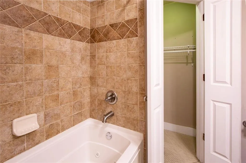 220 Semel Circle Nw Unit 138, Atlanta, Georgia 30309, 2 Bedrooms Bedrooms, ,2 BathroomsBathrooms,Residential,For Sale,220 Semel Circle Nw Unit 138,7649577