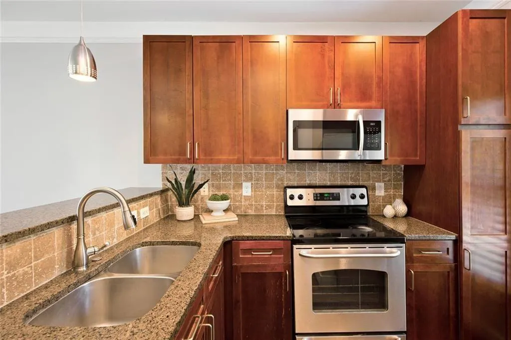 220 Semel Circle Nw Unit 138, Atlanta, Georgia 30309, 2 Bedrooms Bedrooms, ,2 BathroomsBathrooms,Residential,For Sale,220 Semel Circle Nw Unit 138,7649577