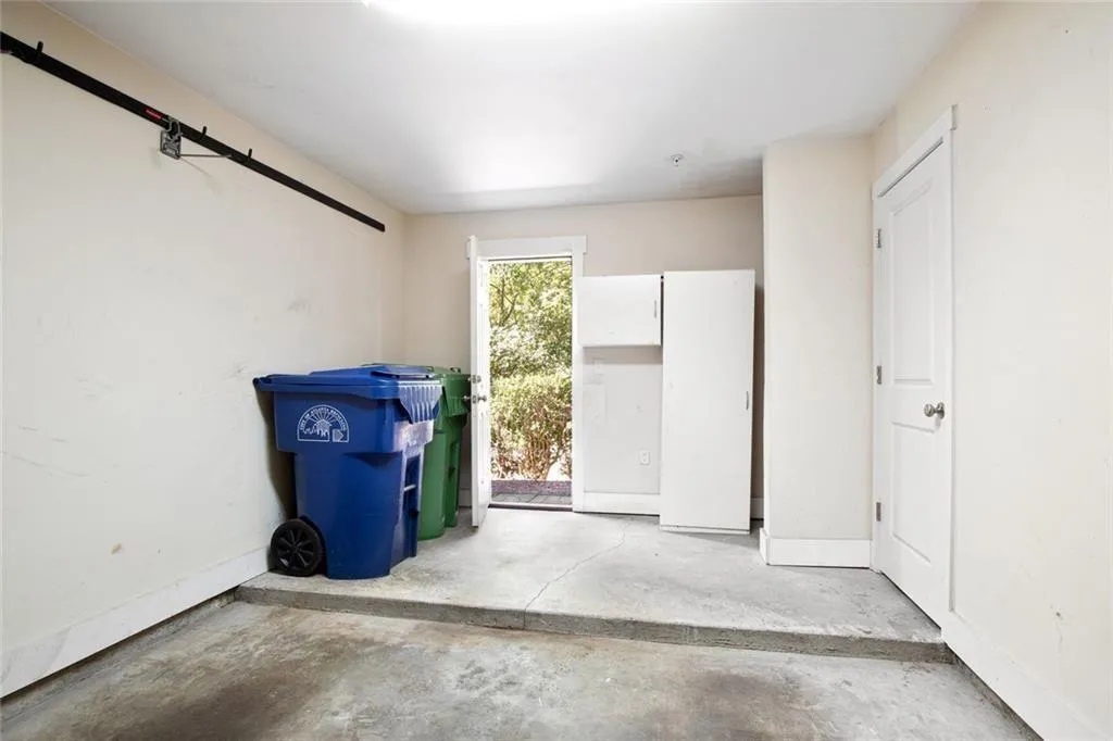 220 Semel Circle Nw Unit 138, Atlanta, Georgia 30309, 2 Bedrooms Bedrooms, ,2 BathroomsBathrooms,Residential,For Sale,220 Semel Circle Nw Unit 138,7649577