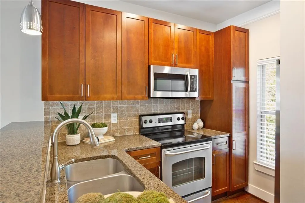 220 Semel Circle Nw Unit 138, Atlanta, Georgia 30309, 2 Bedrooms Bedrooms, ,2 BathroomsBathrooms,Residential,For Sale,220 Semel Circle Nw Unit 138,7649577