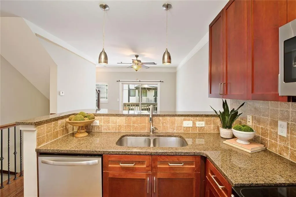 220 Semel Circle Nw Unit 138, Atlanta, Georgia 30309, 2 Bedrooms Bedrooms, ,2 BathroomsBathrooms,Residential,For Sale,220 Semel Circle Nw Unit 138,7649577