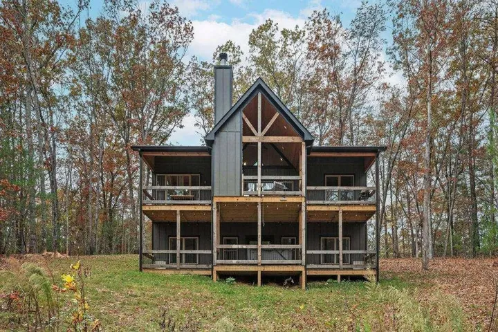 284 Lees Ride, Mccaysville, Georgia 30555