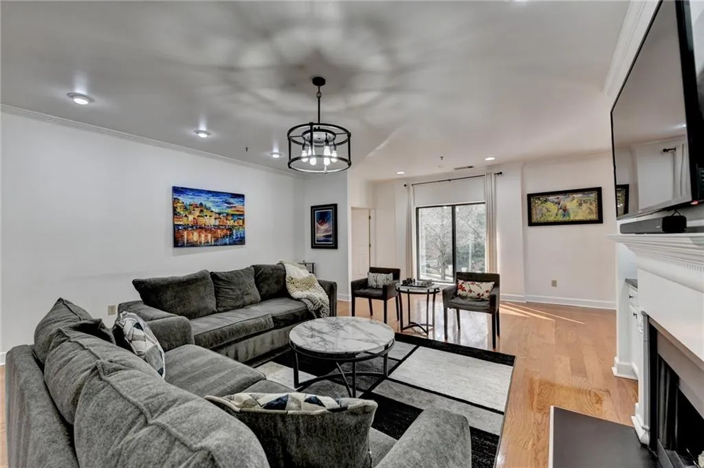 2865 Lenox Road Ne Unit 409, Atlanta, Georgia 30324, 2 Bedrooms Bedrooms, 0 ,2 BathroomsBathrooms,Residential,For Sale,2865 Lenox Road Ne Unit 409,7779465