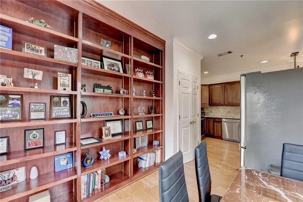 2865 Lenox Road Ne Unit 409, Atlanta, Georgia 30324, 2 Bedrooms Bedrooms, 0 ,2 BathroomsBathrooms,Residential,For Sale,2865 Lenox Road Ne Unit 409,7779465