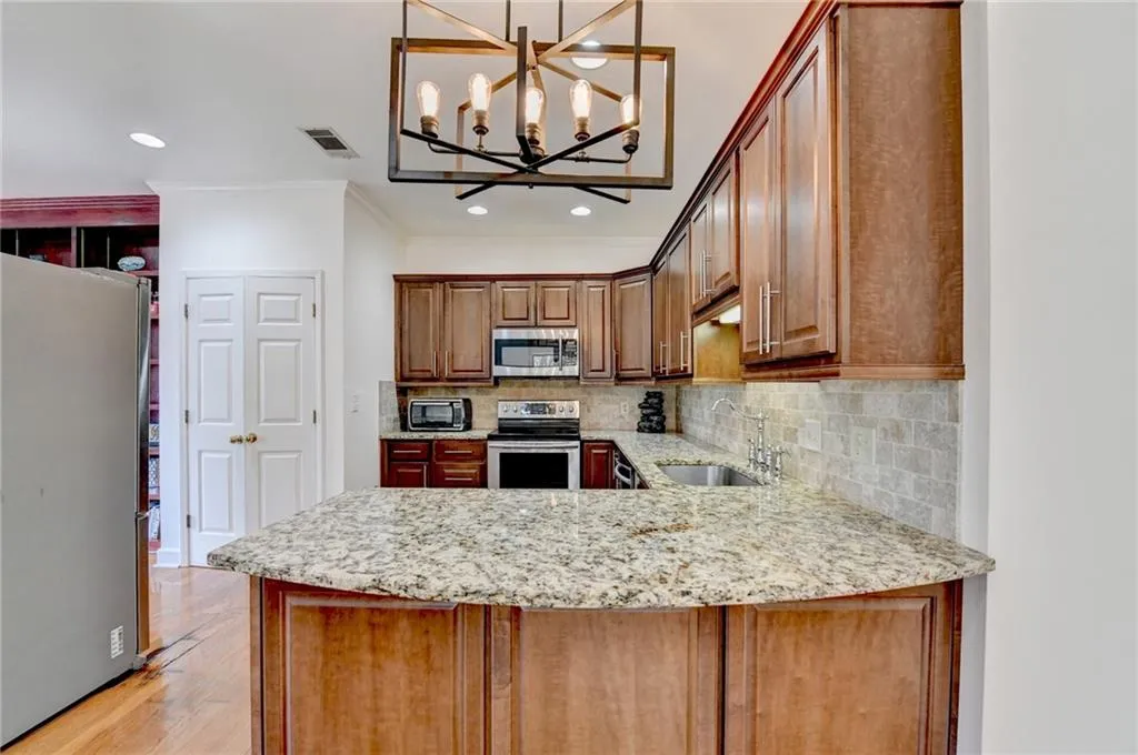 2865 Lenox Road Ne Unit 409, Atlanta, Georgia 30324, 2 Bedrooms Bedrooms, 0 ,2 BathroomsBathrooms,Residential,For Sale,2865 Lenox Road Ne Unit 409,7779465