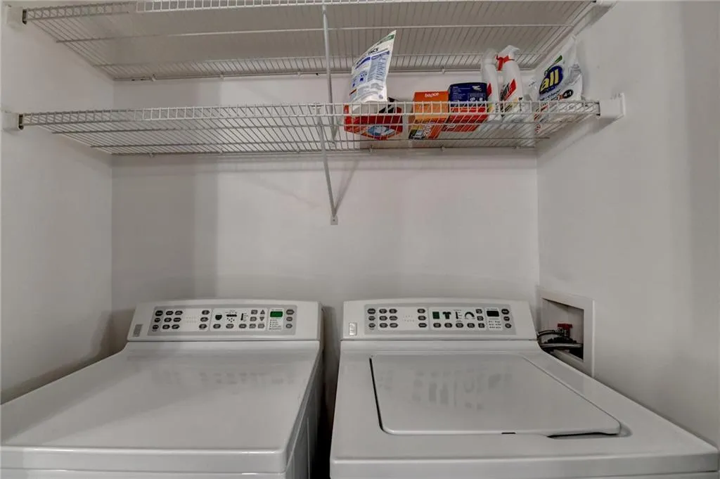 2865 Lenox Road Ne Unit 409, Atlanta, Georgia 30324, 2 Bedrooms Bedrooms, 0 ,2 BathroomsBathrooms,Residential,For Sale,2865 Lenox Road Ne Unit 409,7779465