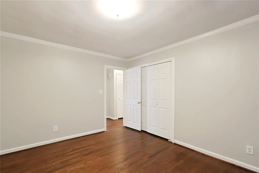 571 Valley Lane, Sandy Springs, Georgia 30328, 3 Bedrooms Bedrooms, ,2 BathroomsBathrooms,Residential,Sold,571 Valley Lane,5934190