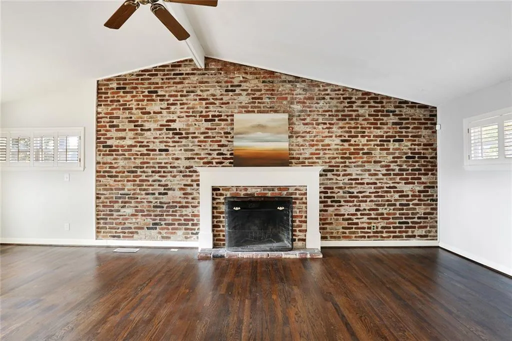 571 Valley Lane, Sandy Springs, Georgia 30328, 3 Bedrooms Bedrooms, ,2 BathroomsBathrooms,Residential,Sold,571 Valley Lane,5934190