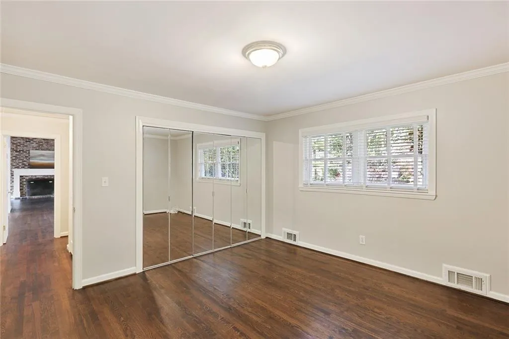 571 Valley Lane, Sandy Springs, Georgia 30328, 3 Bedrooms Bedrooms, ,2 BathroomsBathrooms,Residential,Sold,571 Valley Lane,5934190