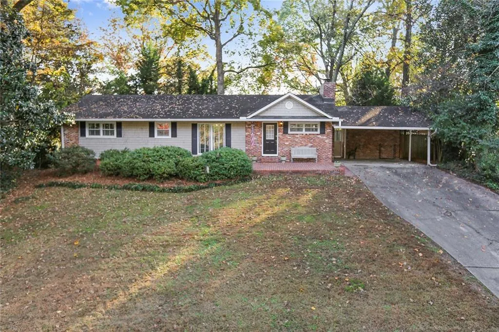 571 Valley Lane, Sandy Springs, Georgia 30328, 3 Bedrooms Bedrooms, ,2 BathroomsBathrooms,Residential,Sold,571 Valley Lane,5934190