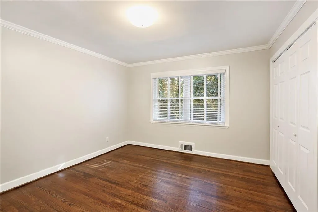 571 Valley Lane, Sandy Springs, Georgia 30328, 3 Bedrooms Bedrooms, ,2 BathroomsBathrooms,Residential,Sold,571 Valley Lane,5934190