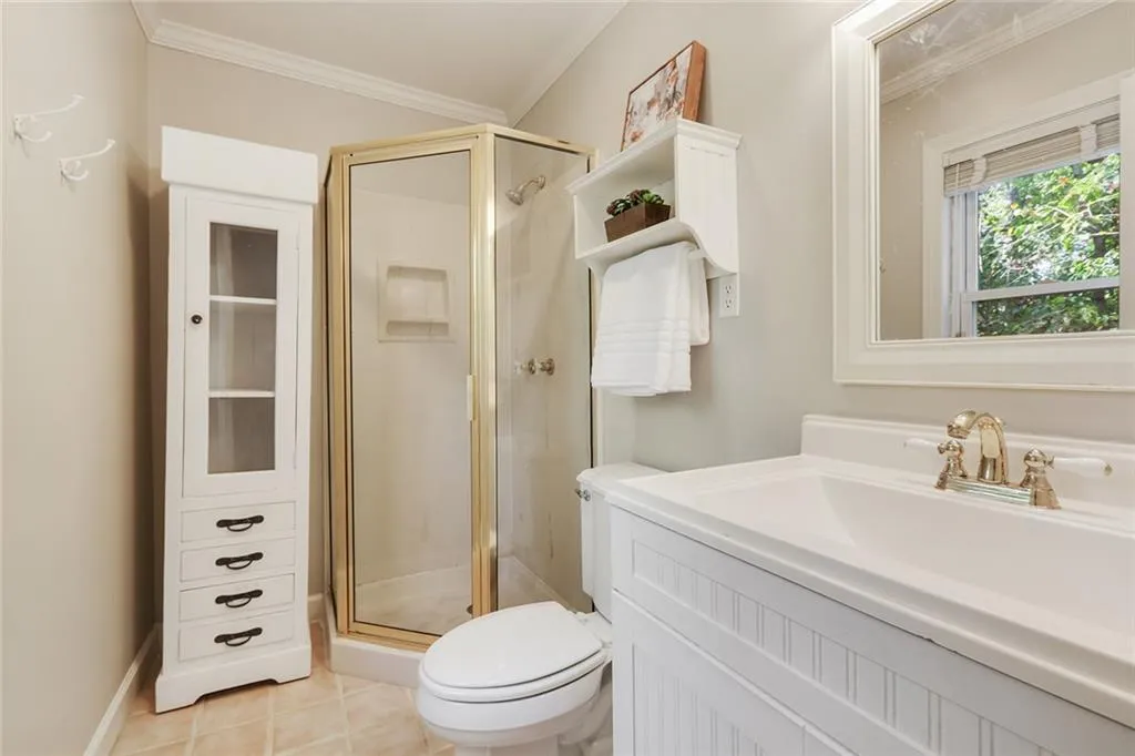 571 Valley Lane, Sandy Springs, Georgia 30328, 3 Bedrooms Bedrooms, ,2 BathroomsBathrooms,Residential,Sold,571 Valley Lane,5934190