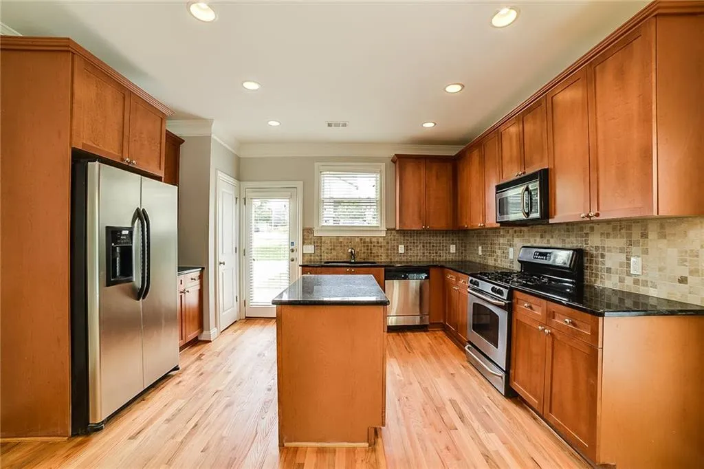 964 Westmoreland Circle Nw, Atlanta, Georgia 30318, 4 Bedrooms Bedrooms, ,2 BathroomsBathrooms,Residential,Sold,964 Westmoreland Circle Nw,6022243