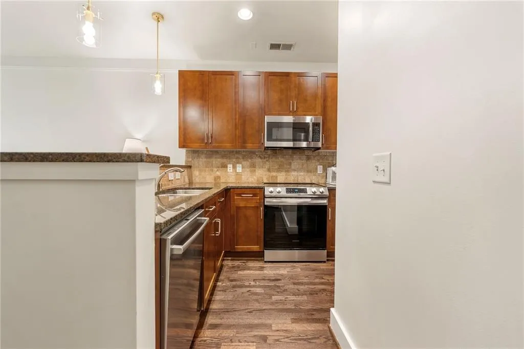 216 Semel Drive Nw Unit 362, Atlanta, Georgia 30309, 2 Bedrooms Bedrooms, 0 ,2 BathroomsBathrooms,Residential,For Sale,216 Semel Drive Nw Unit 362,7834817