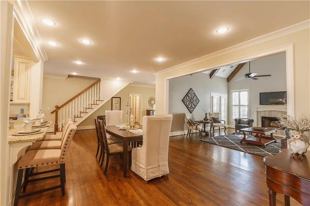 439 Brookfield Drive, Atlanta, Georgia 30342, 4 Bedrooms Bedrooms, ,3 BathroomsBathrooms,Residential,Sold,439 Brookfield Drive,5648840