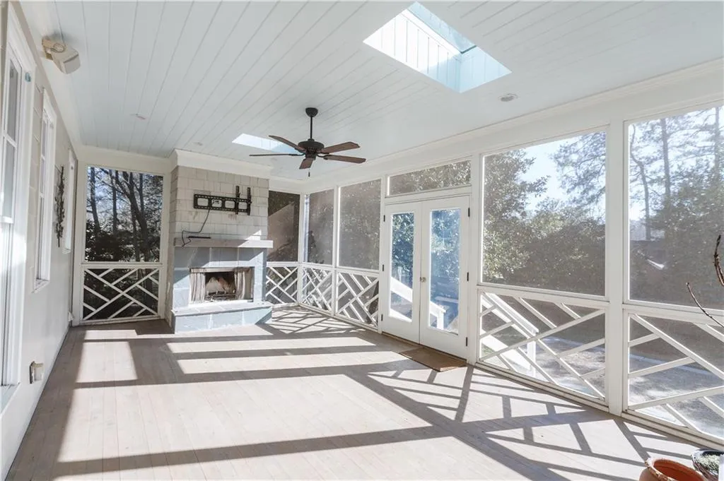 439 Brookfield Drive, Atlanta, Georgia 30342, 4 Bedrooms Bedrooms, ,3 BathroomsBathrooms,Residential,Sold,439 Brookfield Drive,5648840
