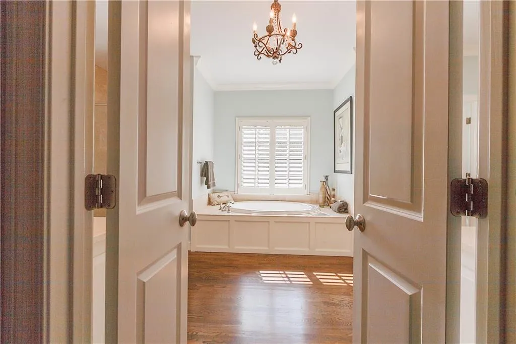 439 Brookfield Drive, Atlanta, Georgia 30342, 4 Bedrooms Bedrooms, ,3 BathroomsBathrooms,Residential,Sold,439 Brookfield Drive,5648840