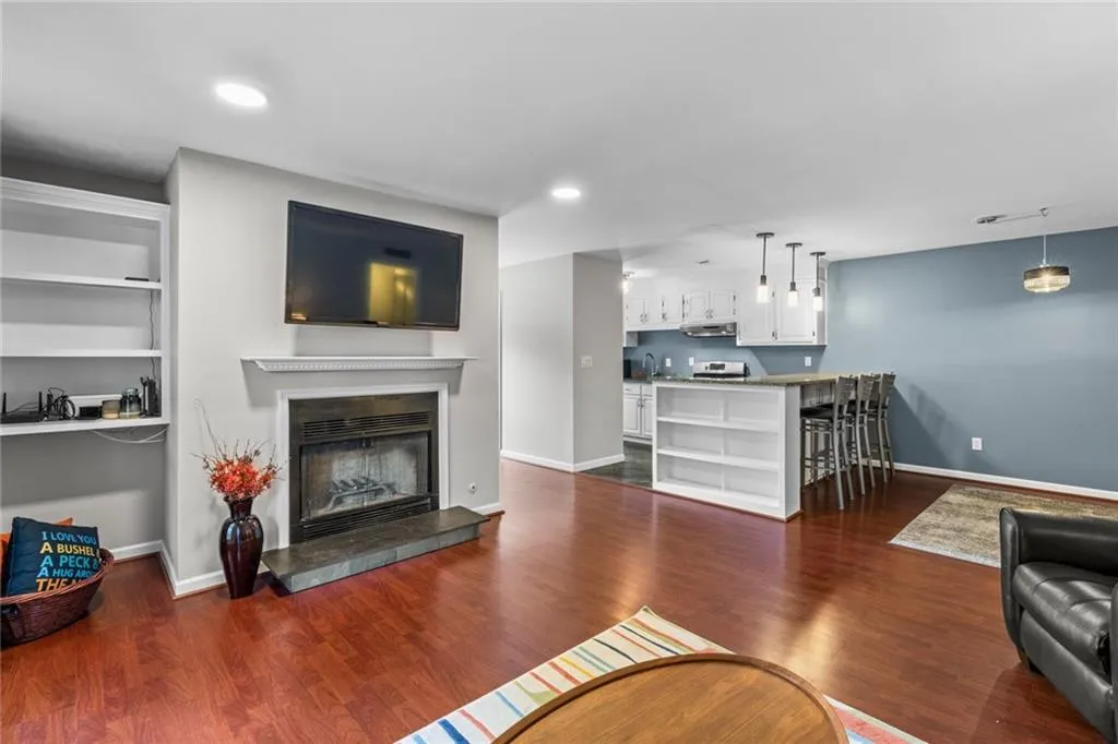 401 Woodcliff Drive, Atlanta, Georgia 30350, 2 Bedrooms Bedrooms, ,1 BathroomBathrooms,Residential,For Sale,401 Woodcliff Drive,7545744