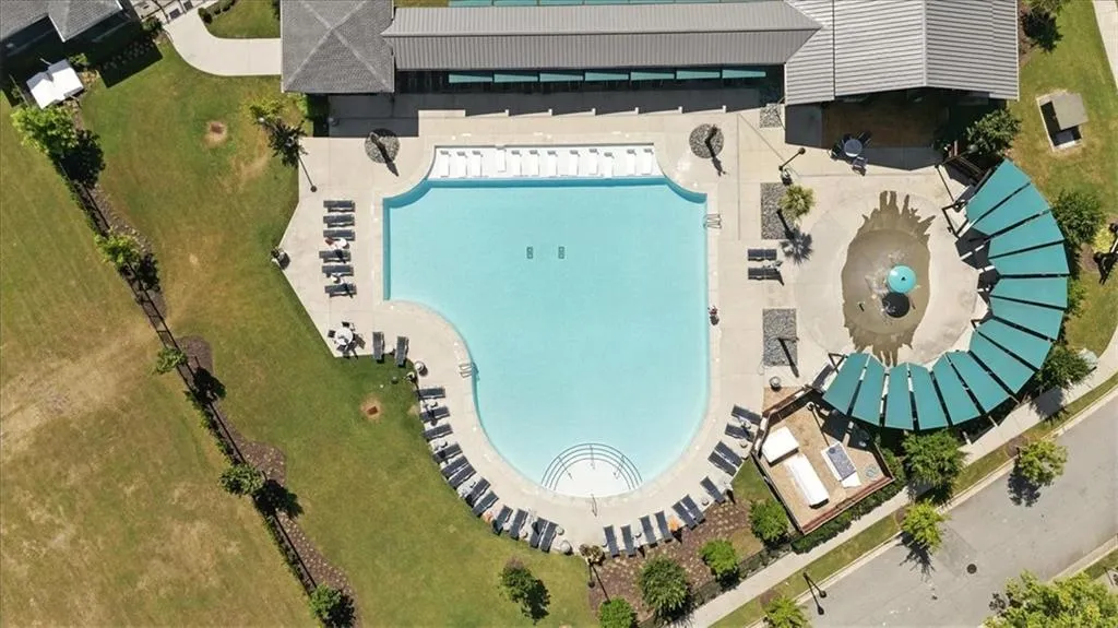Bird's eye view of a pool area