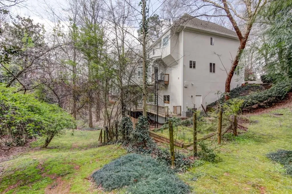 930 Manchester Place, Sandy Springs, Georgia 30328, 4 Bedrooms Bedrooms, ,3 BathroomsBathrooms,Residential,Sold,930 Manchester Place,5981605