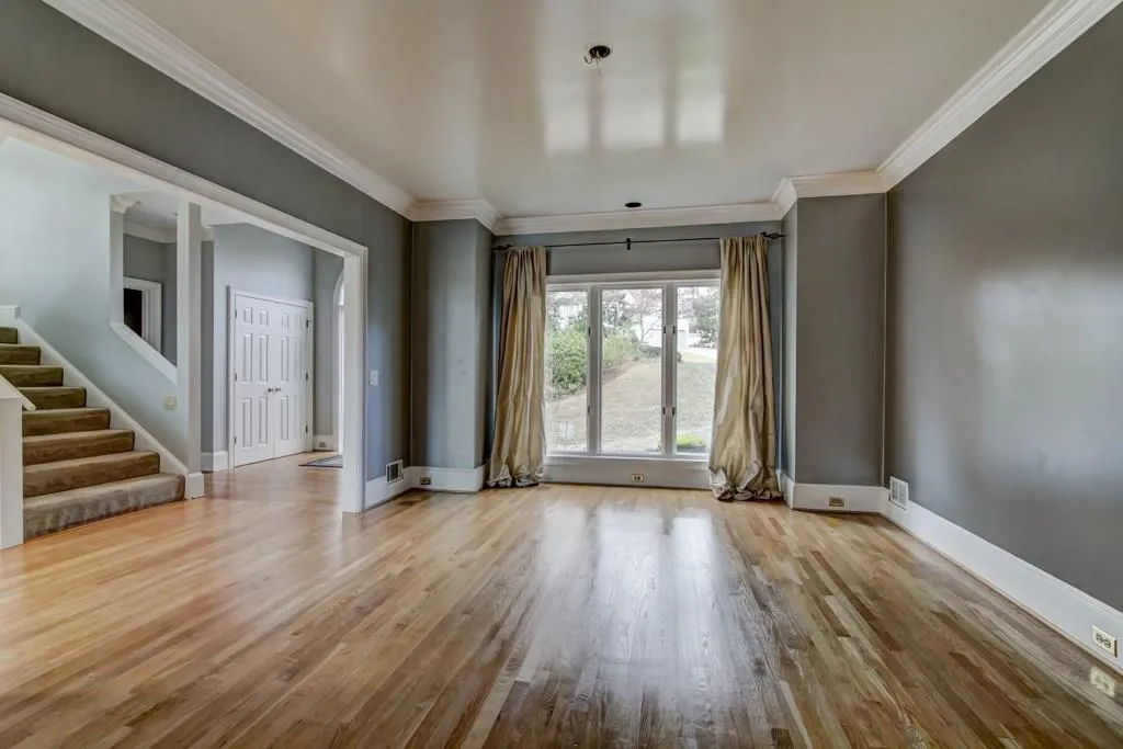 930 Manchester Place, Sandy Springs, Georgia 30328, 4 Bedrooms Bedrooms, ,3 BathroomsBathrooms,Residential,Sold,930 Manchester Place,5981605