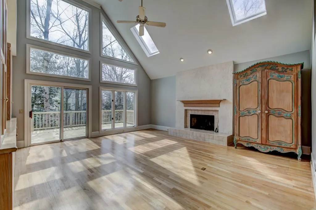 930 Manchester Place, Sandy Springs, Georgia 30328, 4 Bedrooms Bedrooms, ,3 BathroomsBathrooms,Residential,Sold,930 Manchester Place,5981605