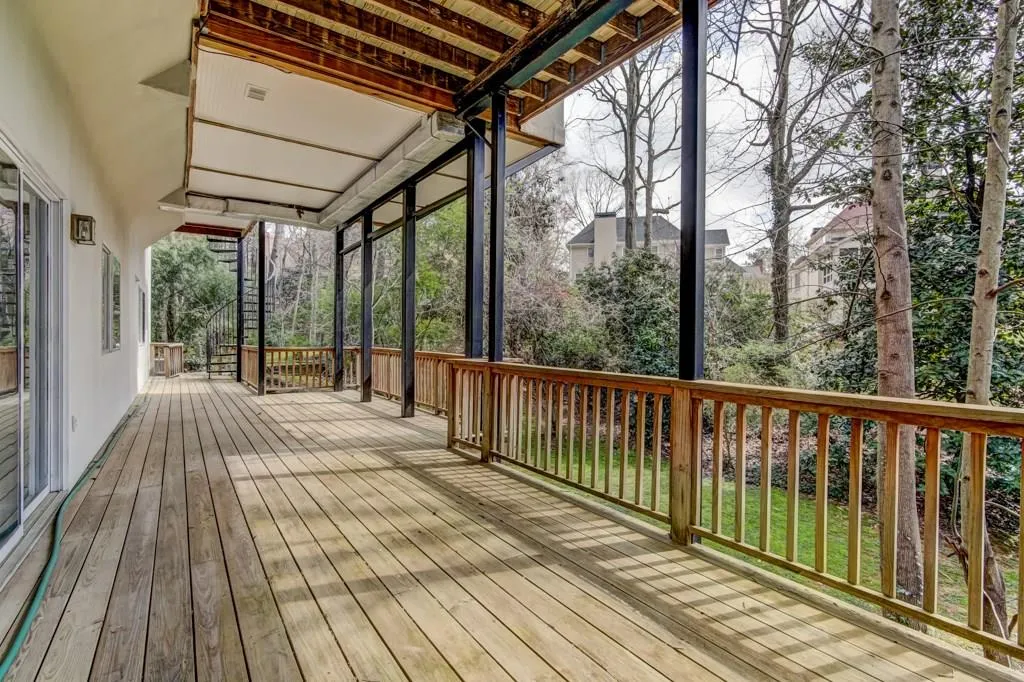 930 Manchester Place, Sandy Springs, Georgia 30328, 4 Bedrooms Bedrooms, ,3 BathroomsBathrooms,Residential,Sold,930 Manchester Place,5981605