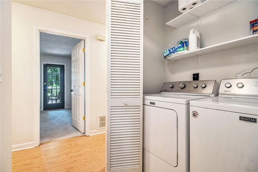 201 Barrington Hills Drive, Atlanta, Georgia 30350, 3 Bedrooms Bedrooms, ,2 BathroomsBathrooms,Residential,For Sale,201 Barrington Hills Drive,7606957