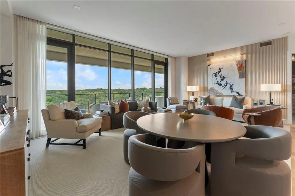 2520 Peachtree Road Nw Unit 1202, Atlanta, Georgia 30305, 2 Bedrooms Bedrooms, ,3 BathroomsBathrooms,Residential,For Sale,2520 Peachtree Road Nw Unit 1202,7614740