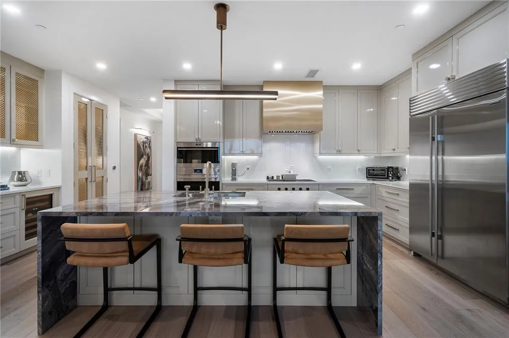 2520 Peachtree Road Nw Unit 1202, Atlanta, Georgia 30305, 2 Bedrooms Bedrooms, ,3 BathroomsBathrooms,Residential,For Sale,2520 Peachtree Road Nw Unit 1202,7614740