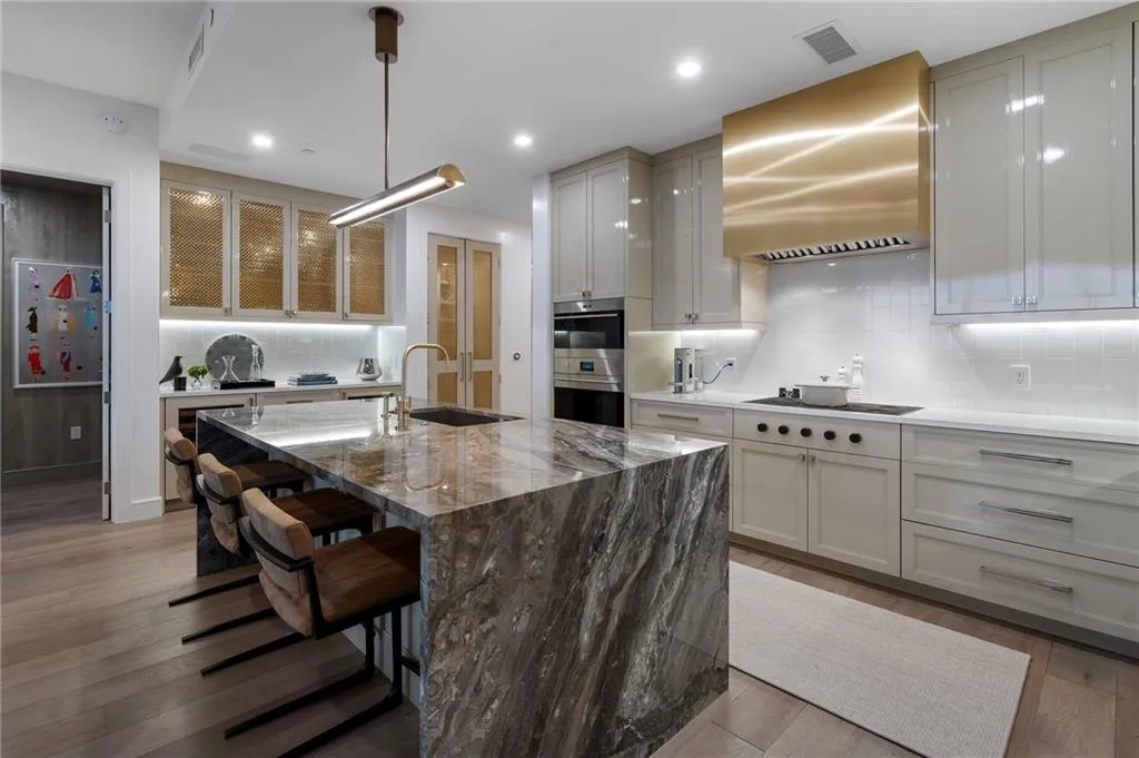 2520 Peachtree Road Nw Unit 1202, Atlanta, Georgia 30305, 2 Bedrooms Bedrooms, ,3 BathroomsBathrooms,Residential,For Sale,2520 Peachtree Road Nw Unit 1202,7614740
