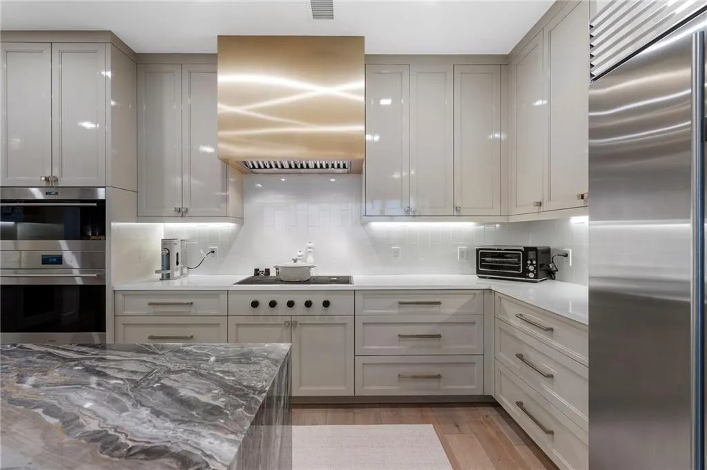 2520 Peachtree Road Nw Unit 1202, Atlanta, Georgia 30305, 2 Bedrooms Bedrooms, ,3 BathroomsBathrooms,Residential,For Sale,2520 Peachtree Road Nw Unit 1202,7614740